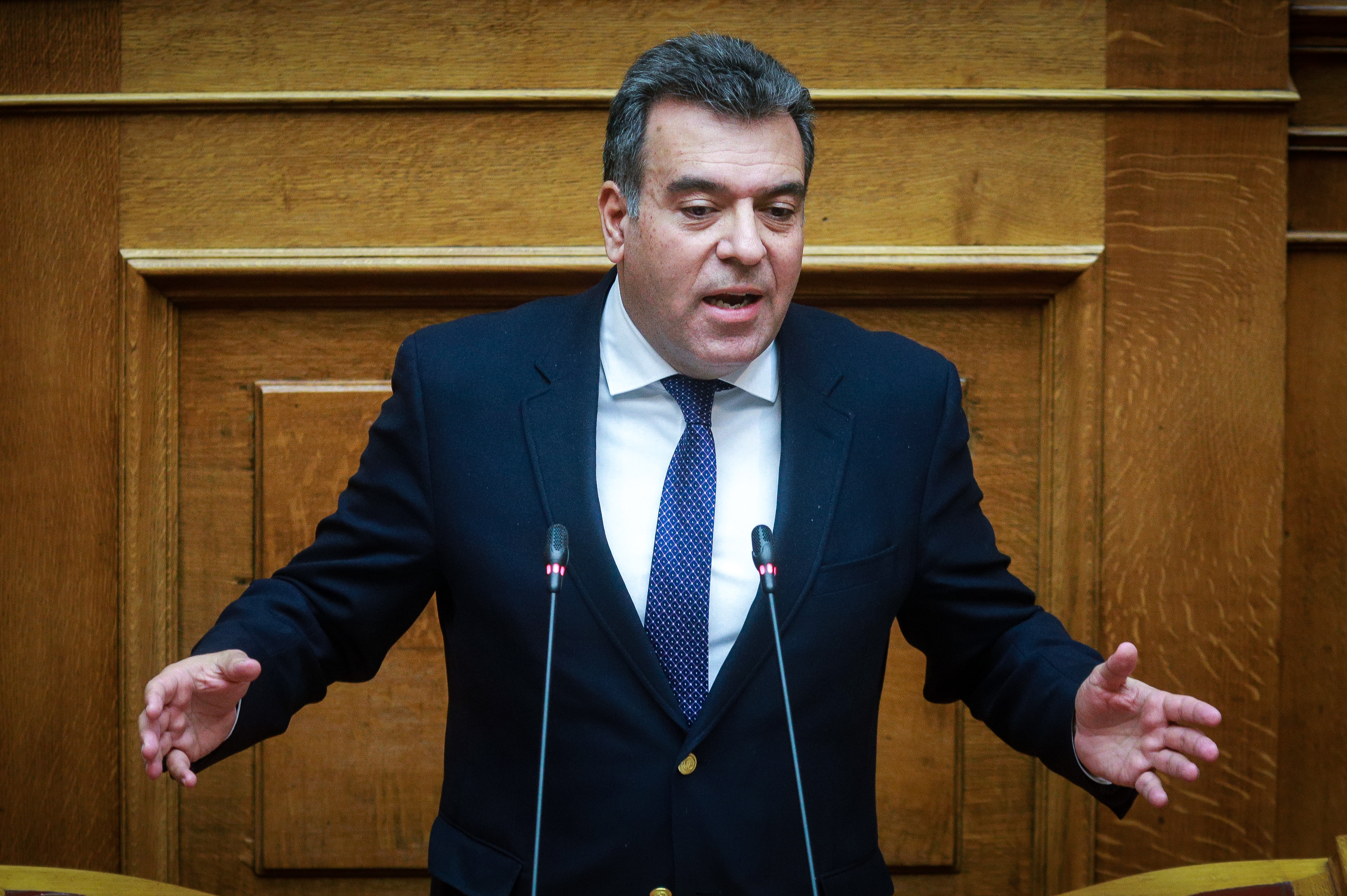 Μάνος Κόνσολας Δελφοί: «Το μοντέλο του μαζικού τουρισμού έφτασε στο τέλος του»