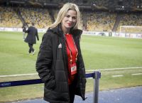 Μαρίνα Τσαλή: Η μεταφράστρια του Ολυμπιακού ευχαρίστησε από την παραλία όσους της ευχήθηκαν για τη γιορτή