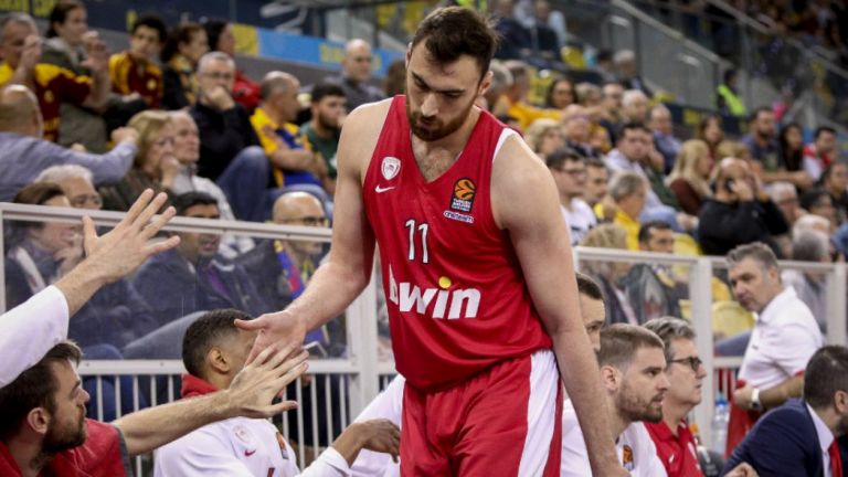 Νίκολα Μιλουτίνοφ: Τρεις εβδομάδες εκτός ο Σέρβος