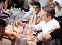 Εκλογές 2019: Στο Παγκράτι το γεύμα του Κυριάκου Μητσοτάκη με τους πολιτικούς συντάκτες (pics)