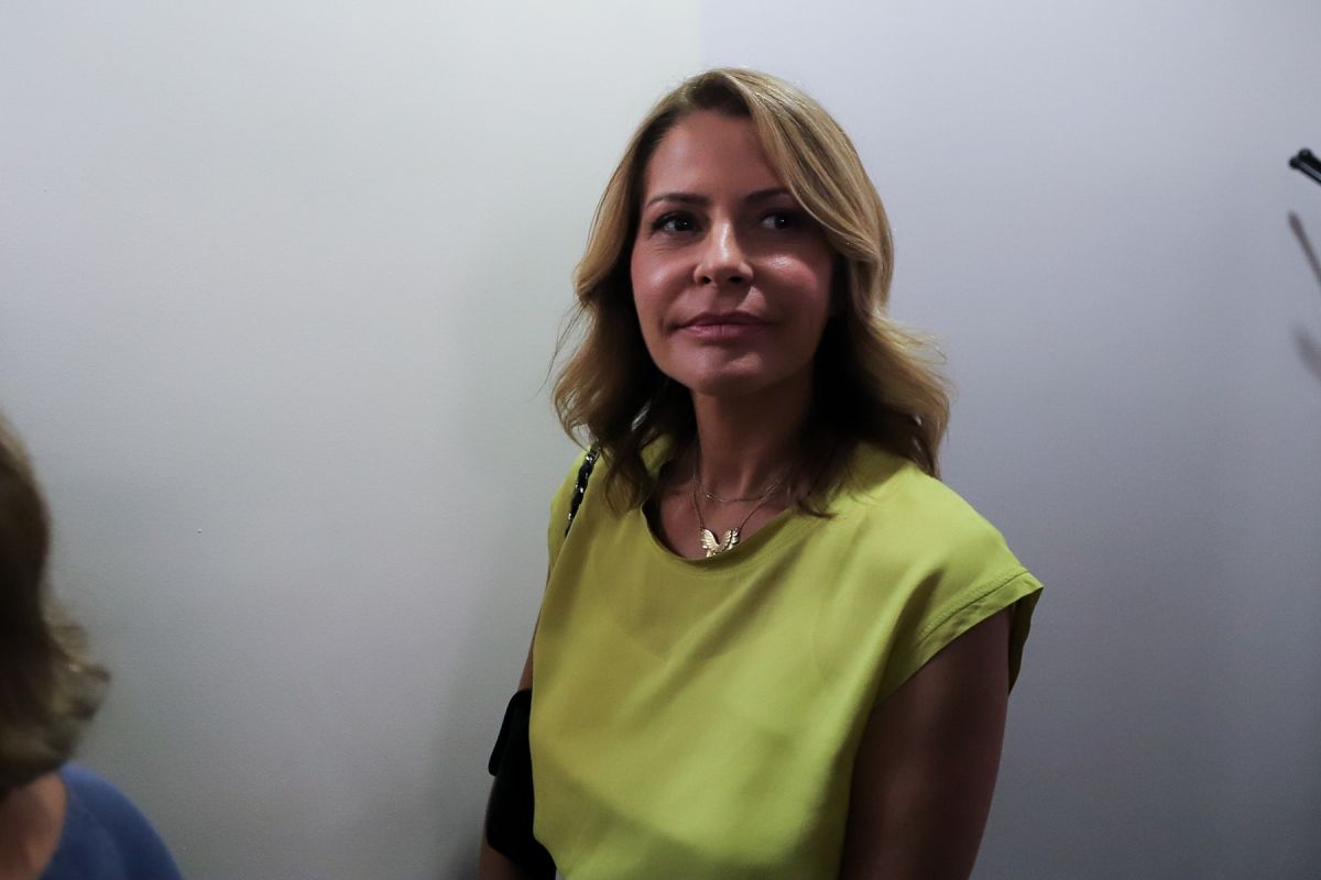 Η εγκυμονούσα Τζένη Μπαλατσινού πήγε στο σχολείο τον γιο της
