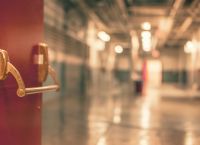 Κύπρος: Ξύλο μεταξύ γιατρών για τα μάτια μιας νοσοκόμας