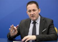 Στέλιος Πέτσας: Έως το 2023 σταματούν εισφορά αλληλεγγύης και τέλος επιτηδεύματος
