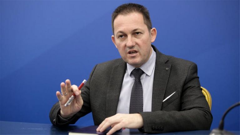 Στέλιος Πέτσας: Έως το 2023 σταματούν εισφορά αλληλεγγύης και τέλος επιτηδεύματος