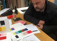 “Room Service, πλιζ”: Έρχεται η νέα σειρά του Αλέξανδρου Ρήγα