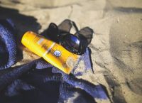 Έρευνα σοκ για τα αντηλιακά που χρησιμοποιούμε