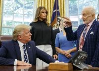 Ντόναλντ Τραμπ: Δέχθηκε τους πρώτους αστροναύτες που πήγαν στη Σελήνη
