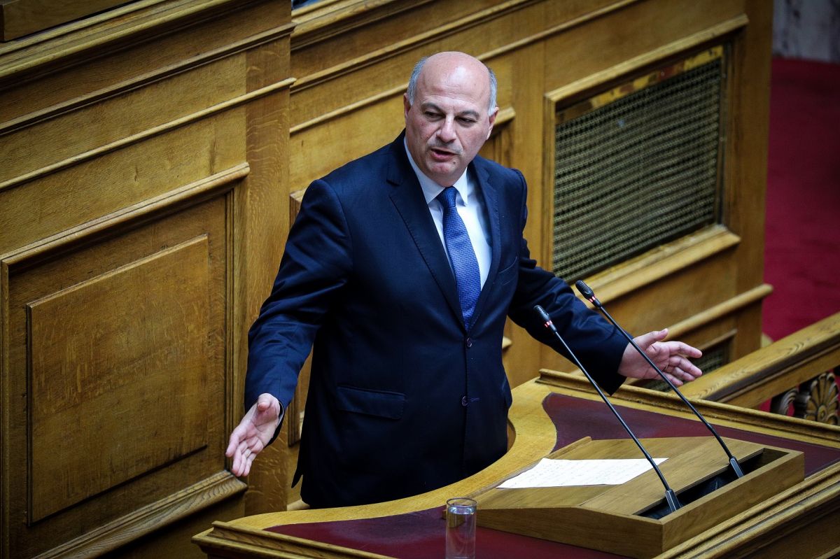 Κώστας Τσιάρας