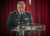 «Άλλα λέω κι άλλα κάνω, πως να σας το πω…» «Άλλα λέω κι άλλα κάνω, πως να σας το πω…»