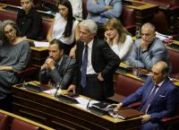 Απίστευτο περιστατικό στη Βουλή με βουλευτή του Βελόπουλου (vid)