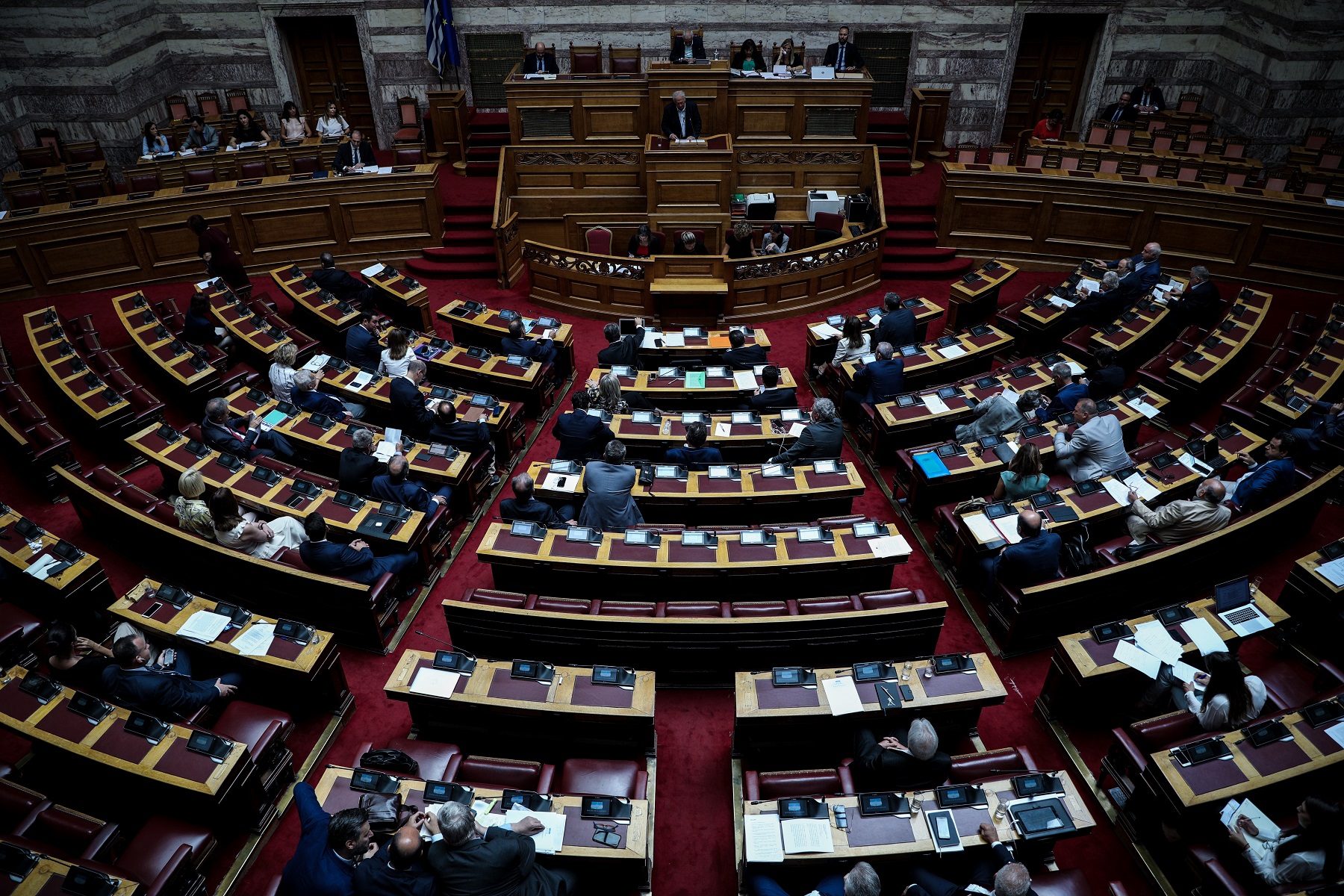Βουλή: Υπερψηφίστηκε το νομοσχέδιο για 120 δόσεις και ΕΝΦΙΑ