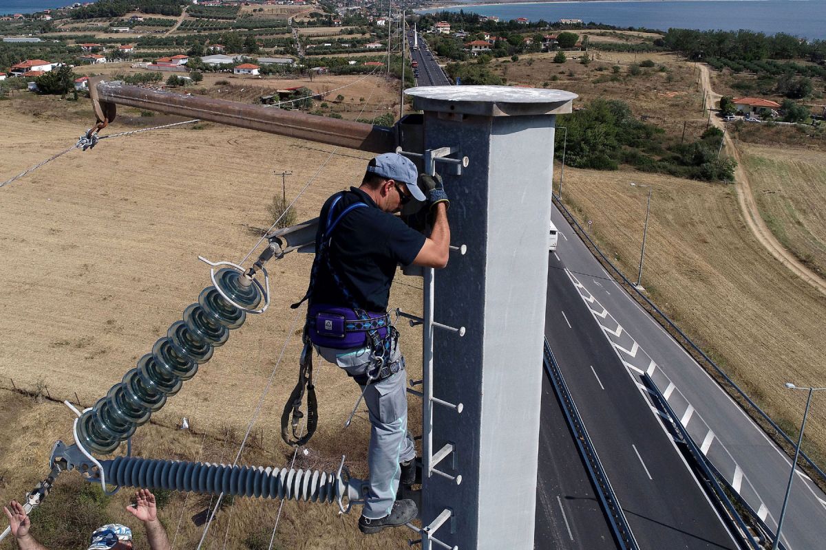 Χαλκιδική: Αποκαταστάθηκε η βλάβη στο δίκτυο – Σε λίγες ώρες ρεύμα σε όλες τις περιοχές