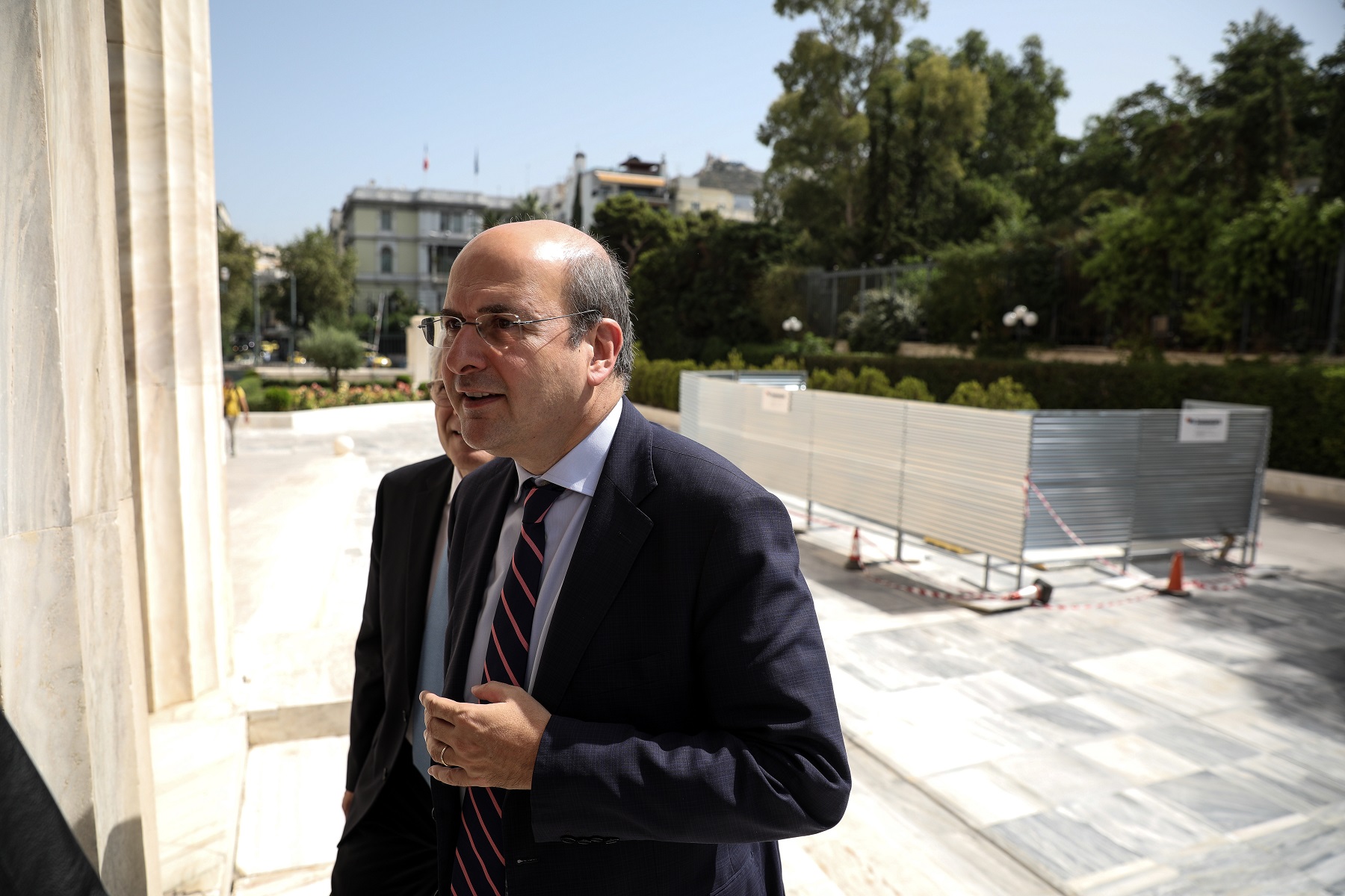 Κωστής Χατζηδάκης: “Επιδιώκουμε ένα σχέδιο σωτηρίας για τη ΔΕΗ και τους υπαλλήλους”