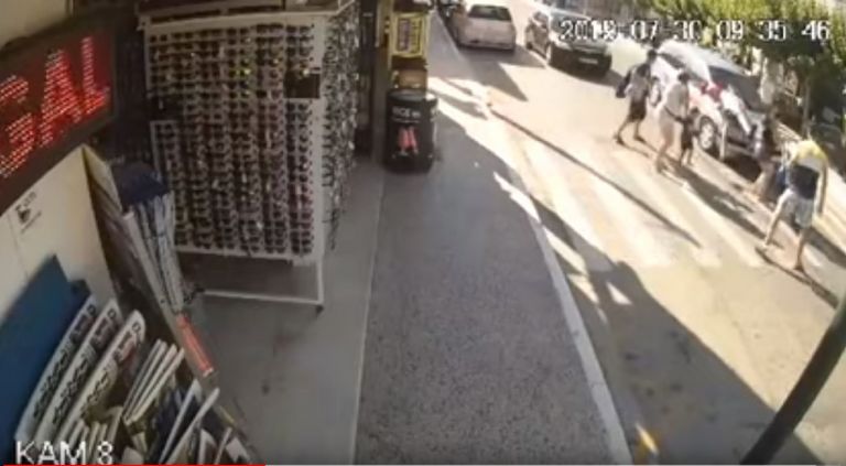 Ζάκυνθος: Οδηγός χτυπάει τουρίστα σε διάβαση (vid)