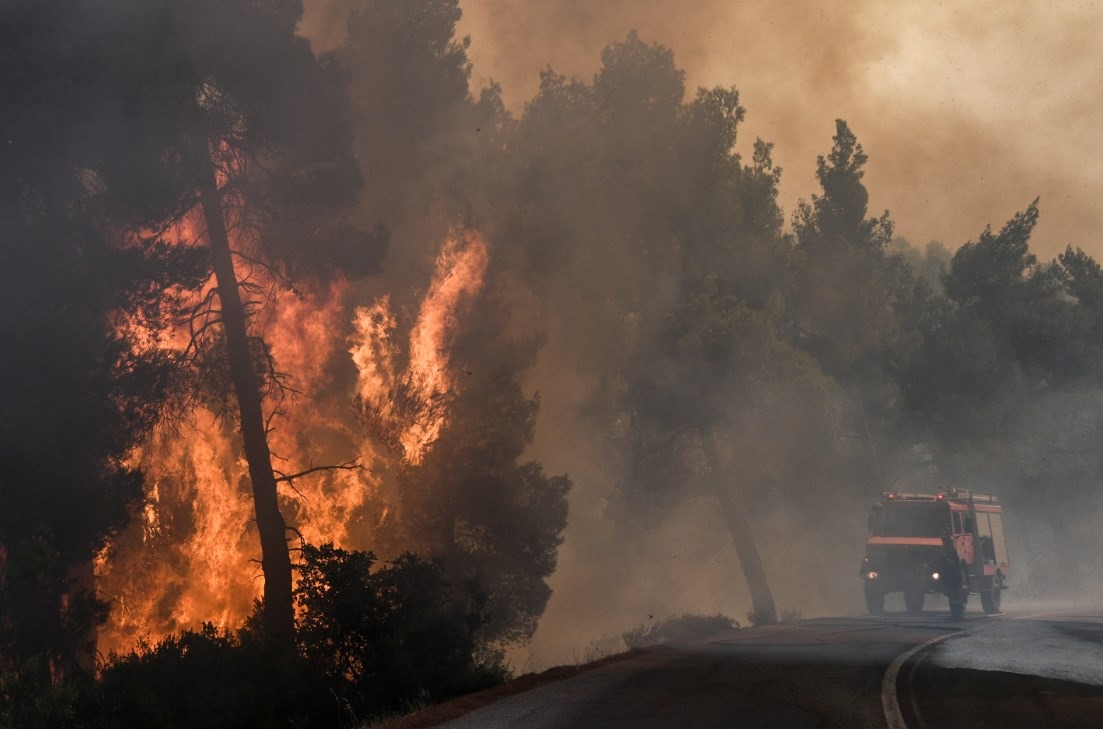 Φωτιά στην Εύβοια: Εκκενώνονται χωριά