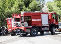 Φωτιά τώρα στην πλαζ Βούλας Φωτιά τώρα στην πλαζ Βούλας