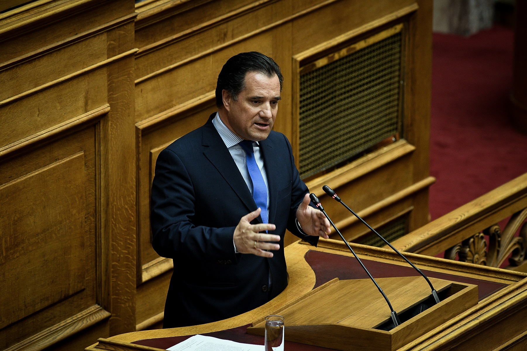 Αυτό είναι το απίστευτο μέτρο που εξετάζει ο Γεωργιάδης για τον κορωνοϊό – Μόνο μια χώρα το εφαρμόζει