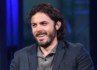 Κέισι Άφλεκ: Υπέρ του κινήματος #MeToo ο βραβευμένος ηθοποιός (vid) Κέισι Άφλεκ: Υπέρ του κινήματος #MeToo ο βραβευμένος ηθοποιός (vid)
