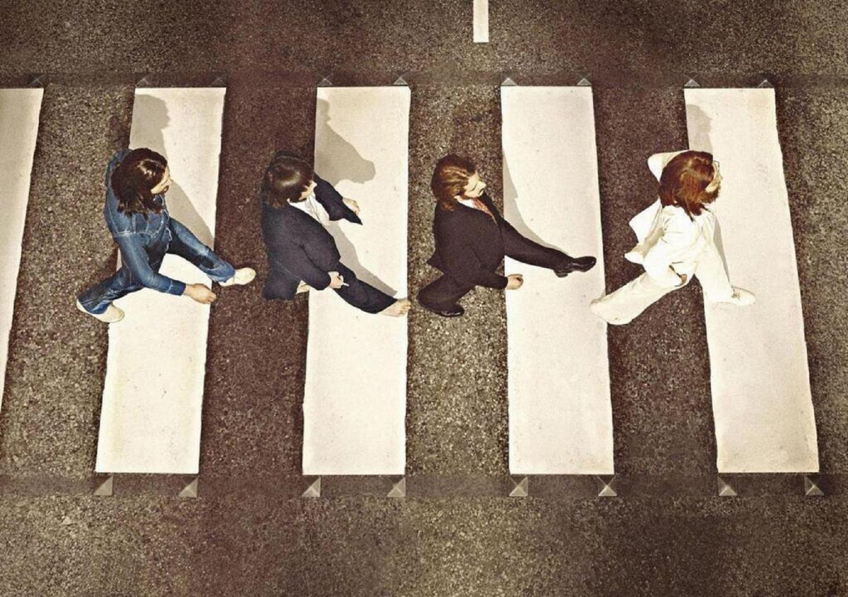 Beatles: Οι φαν γιορτάζουν την 50ή επέτειο της φωτογραφίας του “Abbey Road”