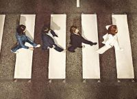 Beatles: Οι φαν γιορτάζουν την 50ή επέτειο της φωτογραφίας του “Abbey Road” Beatles: Οι φαν γιορτάζουν την 50ή επέτειο της φωτογραφίας του “Abbey Road”