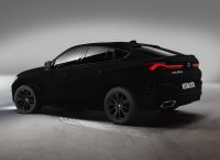 BMW: Αυτό είναι το πιο μαύρο αυτοκίνητο στον κόσμο (pics) BMW: Αυτό είναι το πιο μαύρο αυτοκίνητο στον κόσμο (pics)