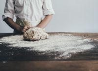 Έτσι φτιάχνεται το ψωμί στα μεγάλα εργοστάσια (vid)