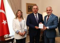 Μεβλούτ Τσαβούσογλου: Παρουσίασε χάρτη της τουρκικής ΑΟΖ που έφτανε μέχρι την Κρήτη