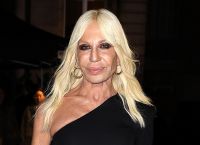 Ντονατέλα Βερσάτσε: Αγόρασε μια βίλα στη λίμνη Ματζόρε