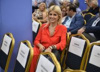 Η βουλευτής Έλενα Ράπτη παντρεύτηκε