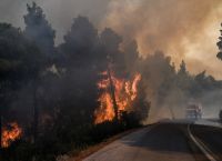 Φωτιά Εύβοια: Εκτός ελέγχου η φωτιά – Εκκενώθηκαν τέσσερα χωριά