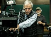 Ενήλικοι στην αίθουσα: Πρεμιέρα για την πολυαναμενόμενη ταινία του Κώστα Γαβρά (vid)