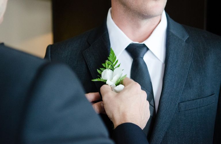 Ξενοδοχείο στην Πάτρα απαγόρευσε σε γαμπρούς να βγάλουν φωτογραφίες στα δωμάτια