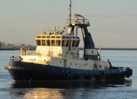 Viral: Άνδρας τραβά σκάφος 200 τόνων με ένα δάχτυλο