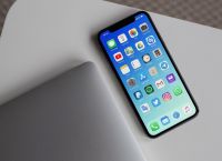 Έρχεται πάρα πολύ φθηνό iPhone Έρχεται πάρα πολύ φθηνό iPhone