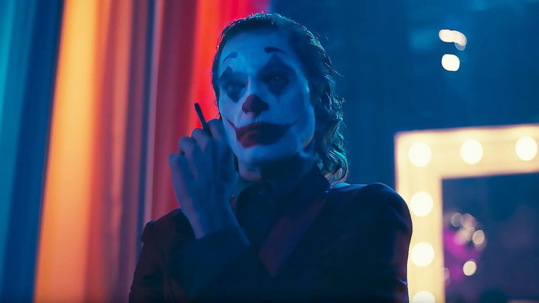 Joaquin Phoenix: Θα σας… κόψει τα γέλια στο νέο trailer του Joker