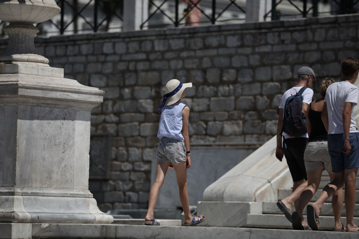 Καιρός σήμερα: Χτυπάει κόκκινα ο υδράργυρος