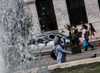 Καιρός σήμερα: Παραμένει σε υψηλά επίπεδα η θερμοκρασία
