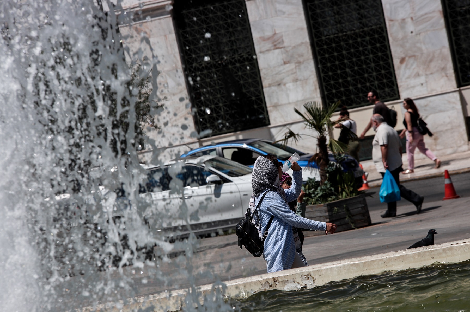 Καιρός σήμερα: Παραμένει σε υψηλά επίπεδα η θερμοκρασία