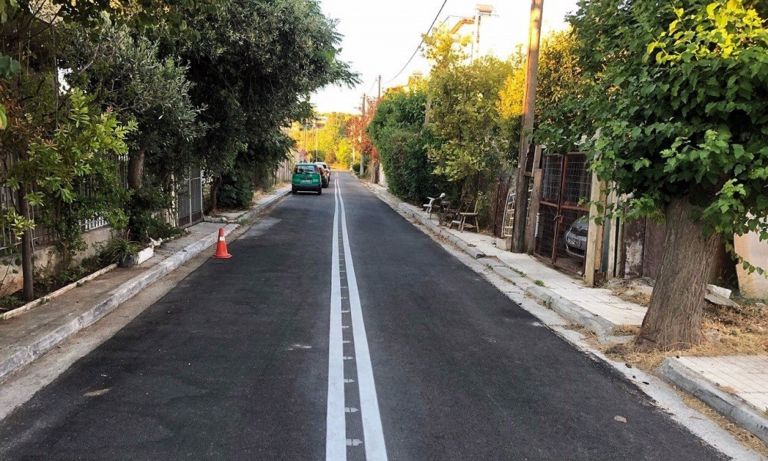 Γέρακας: Έκαναν διπλή διαγράμμιση σε μικρό στενάκι