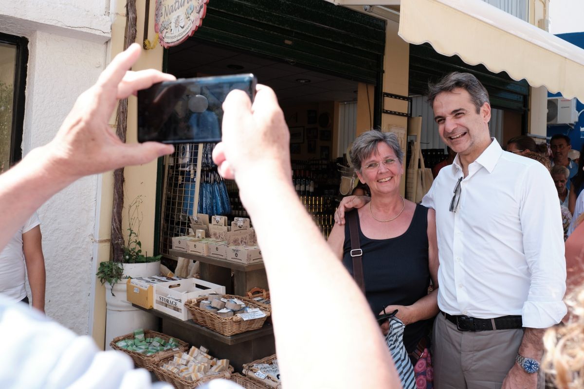 “Πάρτι” στο twitter με τον σεισμό στην Κάρπαθο και την επίσκεψη Μητσοτάκη στο νησί