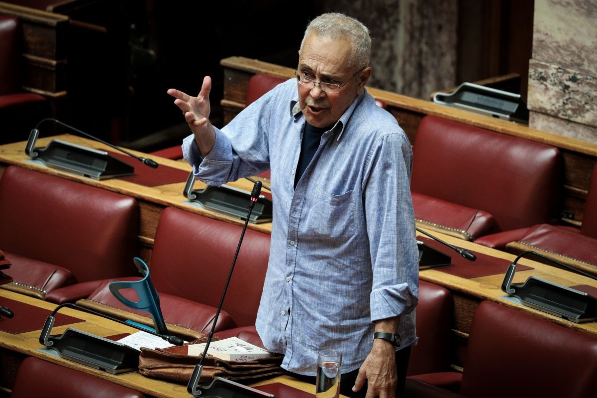 Κώστας Ζουράρις