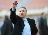 Νίκος Κωστένογλου: Πήγε στα γραφεία της ΑΕΚ – Τον θέλουν για υπηρεσιακό