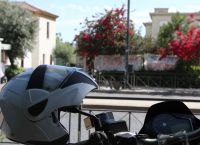 Κράνος: Περνούν με κόκκινο και δεν έχουν προστασία οι οδηγοί στην Κρήτη Κράνος: Περνούν με κόκκινο και δεν έχουν προστασία οι οδηγοί στην Κρήτη