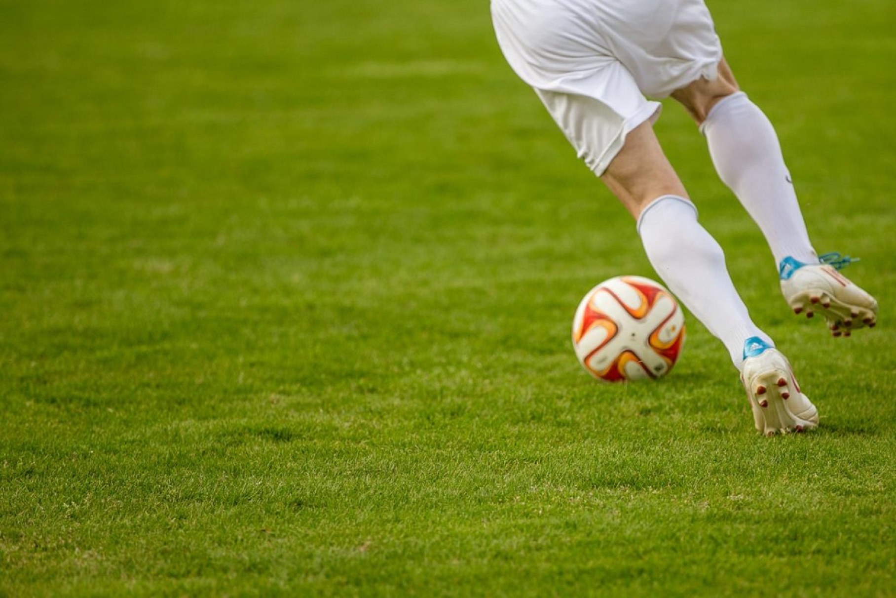 NovaSports: Eredevisie και Championship παίζουν μπάλα εδώ