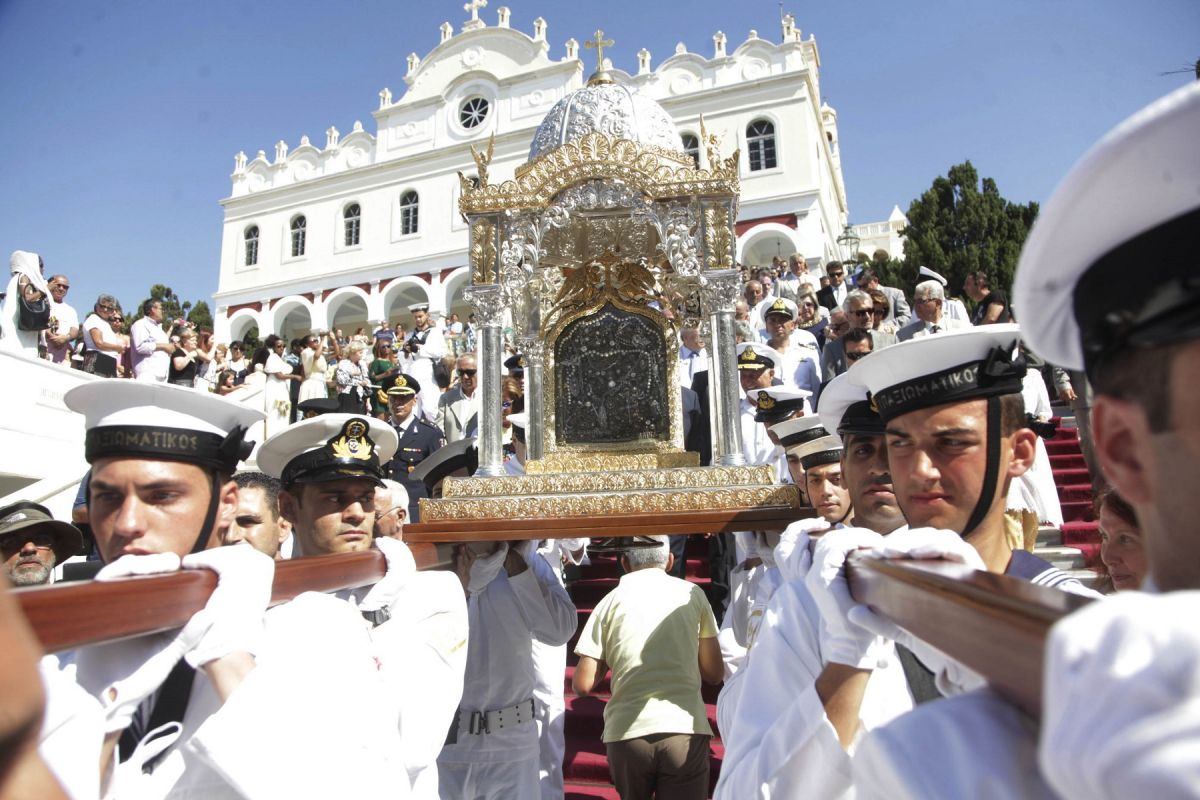 Παναγία της Τήνου: Πώς είναι η εικόνα πίσω από τα τάματα