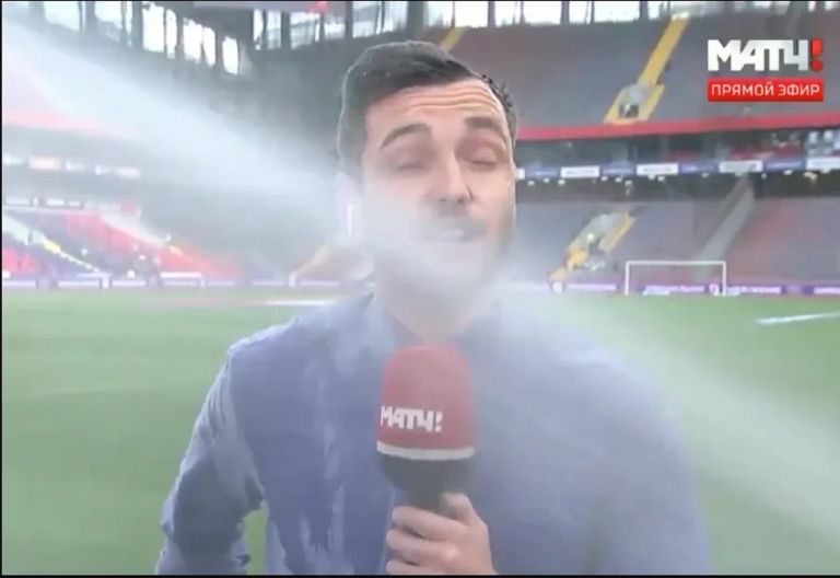 Τρομερό περιστατικό με ρεπόρτερ που έγινε μούσκεμα on air (vid)