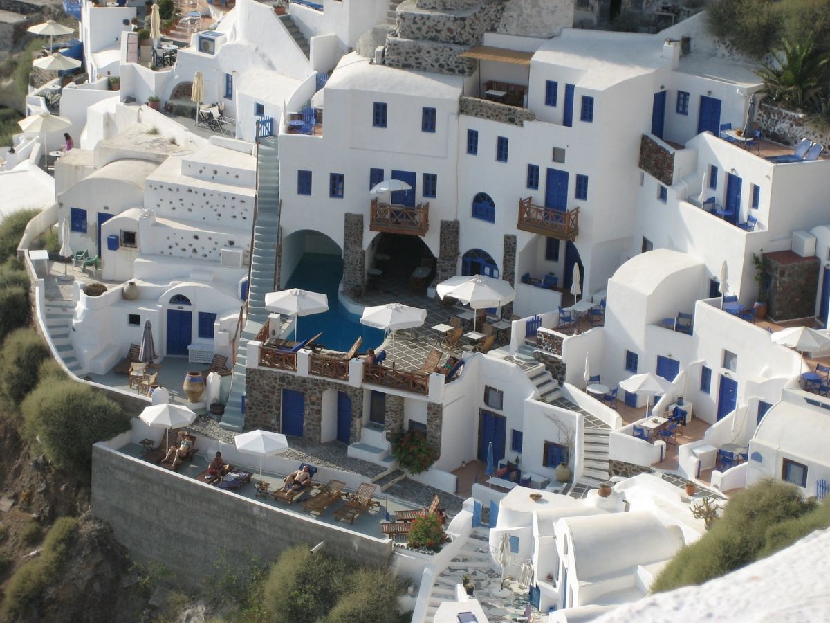 Σαντορίνη: Εκκωφαντικός θόρυβος αναστάτωσε το νησί