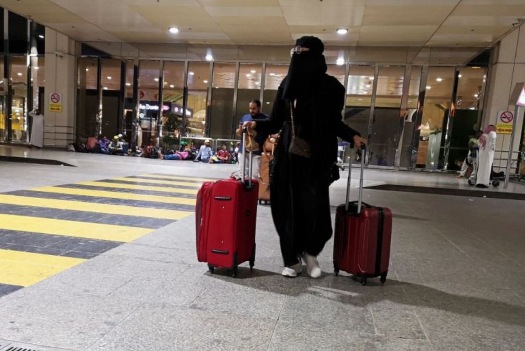 Σαουδική Αραβία: Οι γυναίκες μπορούν πλέον να ταξιδεύουν δίχως την άδεια των συζύγων τους