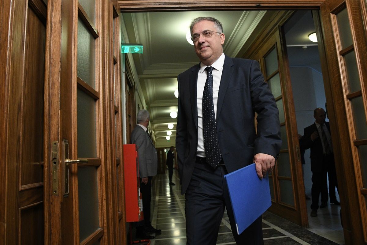 ΥΠΕΣ: Εξετάζεται η καθιέρωση της επιστολικής ψήφου