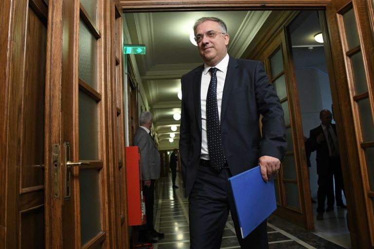 ΥΠΕΣ: Εξετάζεται η καθιέρωση της επιστολικής ψήφου